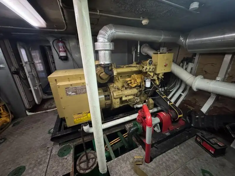 Поромне судно на продаж