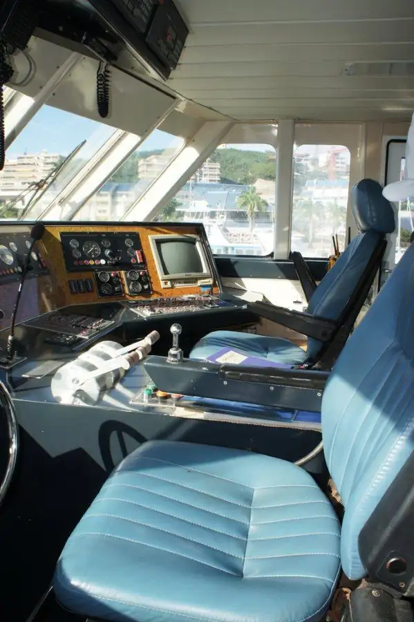 Поромне судно на продаж