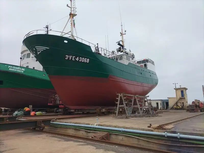 Рибальський траулер на продаж