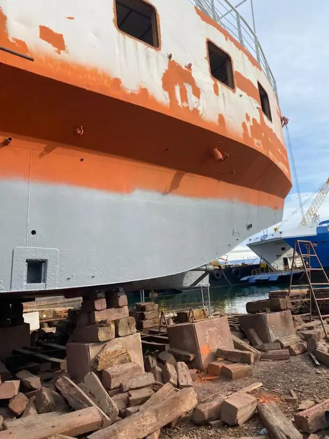 Поромне судно на продаж