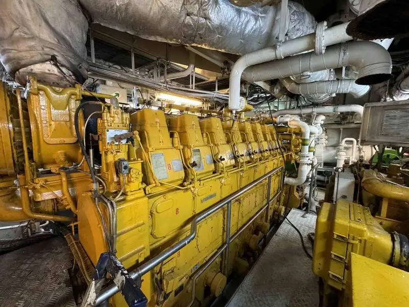 Буксирний човен на продаж