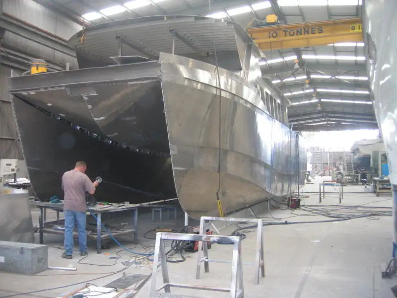 Катамаран на продаж