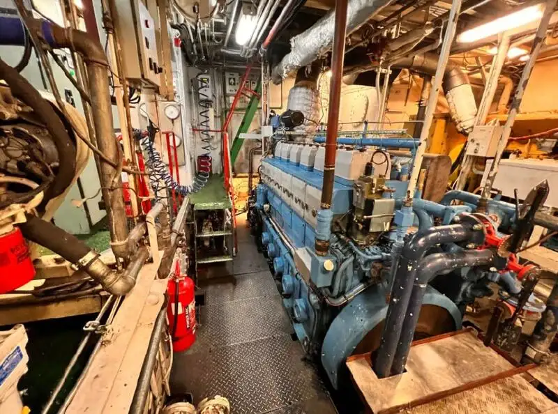 Рибальський траулер на продаж