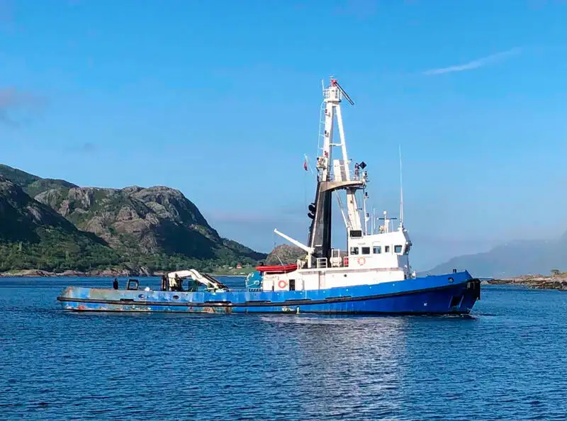 Буксирний човен на продаж