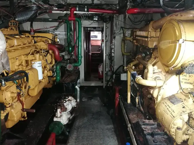 Буксирний човен на продаж