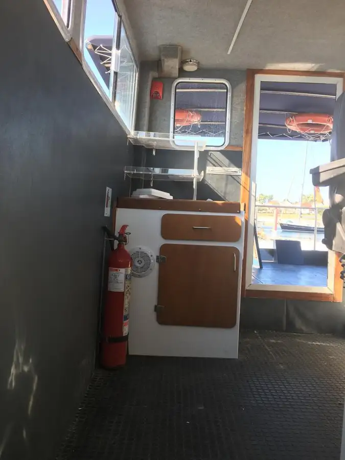 Робочі човни на продаж