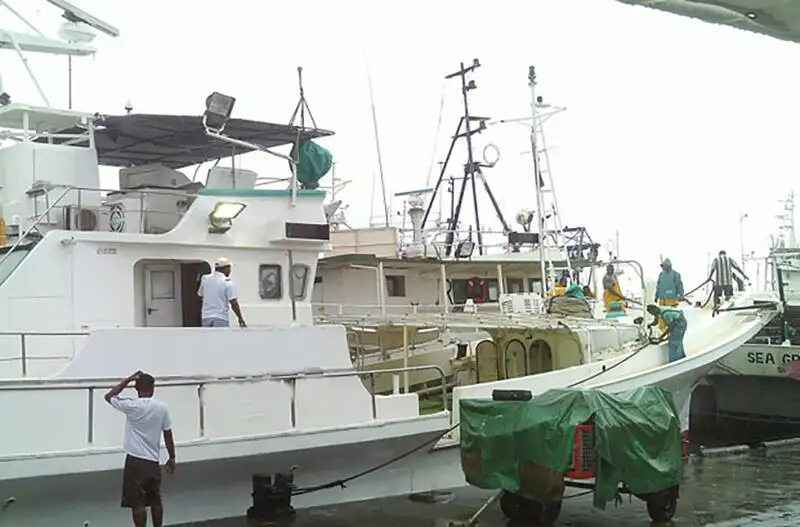 Ярусне судно на продаж