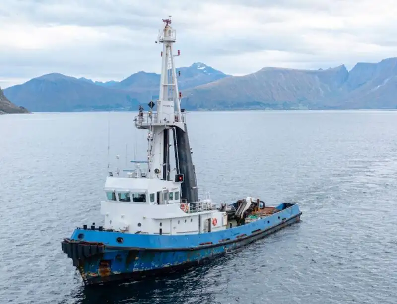 Буксирний човен на продаж