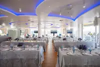 Баржа на продаж