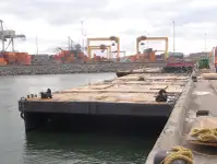 Баржа на продаж