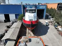 Буксирний човен на продаж