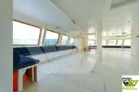 Моторне судно на продаж