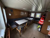 Судно постачання на продаж