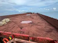 Баржа на продаж