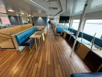 Моторне судно на продаж