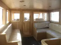 Буксирний човен на продаж