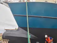 Рибальський траулер на продаж