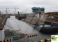 Баржа на продаж