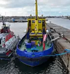 Буксирний човен на продаж