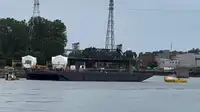 Баржа на продаж