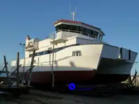 Пасажирське судно на продаж