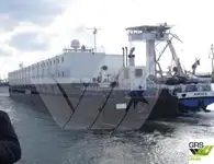 Контейнерний корабель на продаж