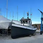 Буксирний човен на продаж