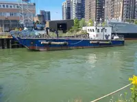 Десантний корабель, танк на продаж