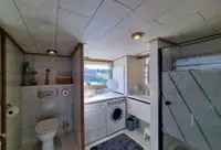 Баржа на продаж