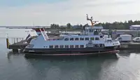 Моторне судно на продаж