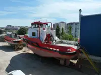 Буксирний човен на продаж