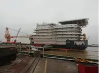 Баржа на продаж