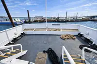 Моторне судно на продаж