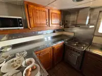 Контейнерний корабель на продаж