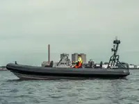 Жорсткий надувний човен на продаж