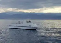 Моторне судно на продаж