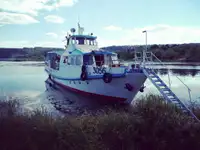 Моторне судно на продаж