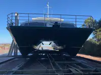 Моторне судно на продаж