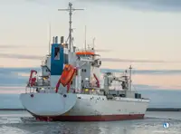 Рефрижераторний корабель на продаж