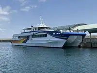 Катамаран на продаж