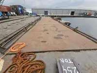 Баржа на продаж