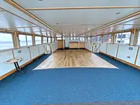 Моторне судно на продаж