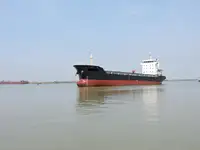 Контейнерний корабель на продаж