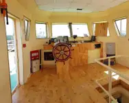 Буксирний човен на продаж