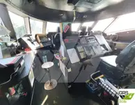 Моторне судно на продаж