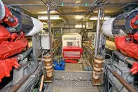 Моторне судно на продаж